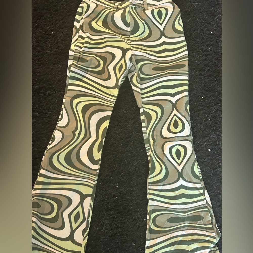 Groovy green bell bottom pants! Size small